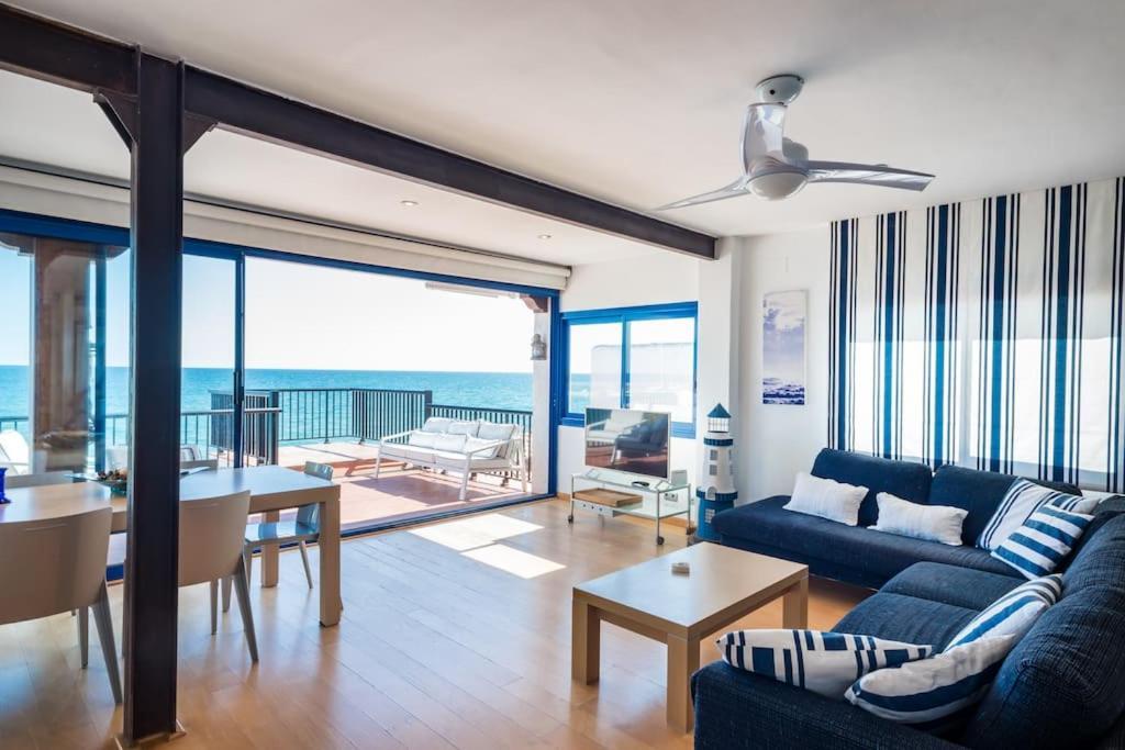¡Impactante Apartamento A Cero Linea De Mar! Apartman Tarragona Kültér fotó